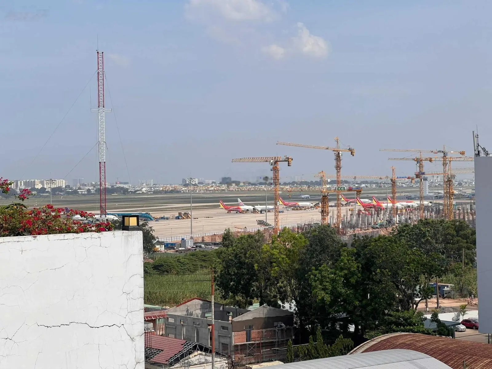 Chính chủ định cư cần bán gấp tòa nhà mặt tiền Hoàng Hoa Thám, Q. Tân Bình - DT: 6x30m - Giá 38 tỷ