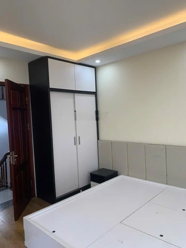Nhà đẹp lô góc Cổ Linh, 33m2 x 5 tầng, trước nhà 3m; tặng đến 99% nội thất, 4.85 tỷ có thương lượng