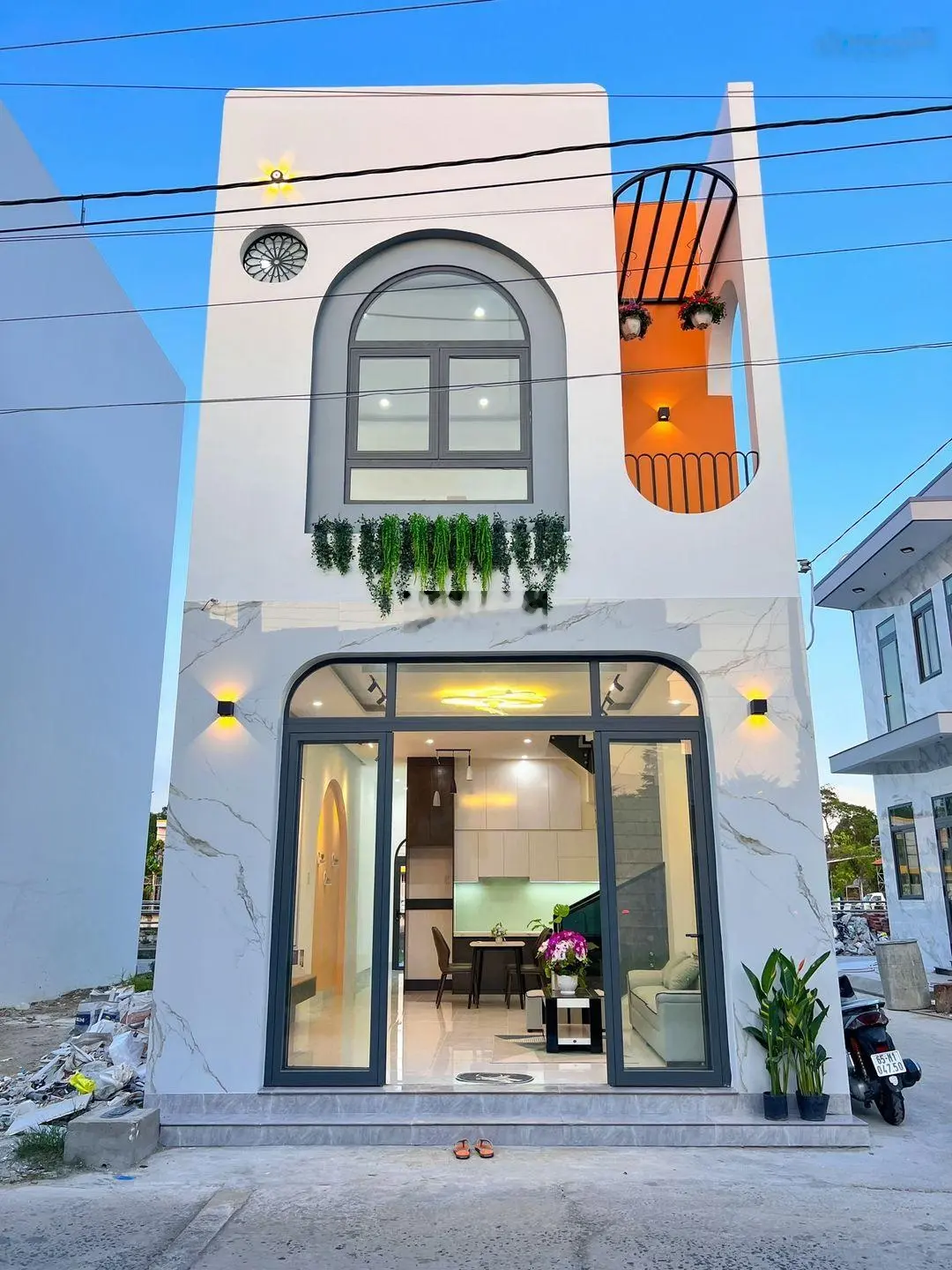 Bán gấp nhà ngay chợ Bình Chánh - SHR