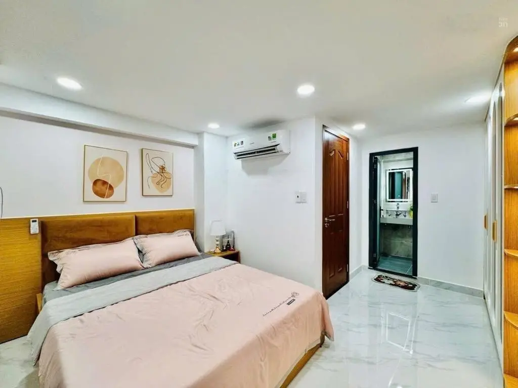 Bán nhà Khánh Hội Quận 4 - 3 tầng - chỉ 3 tỷ - Bề ngang 4m - 28m2 - nhà mới full nội thất