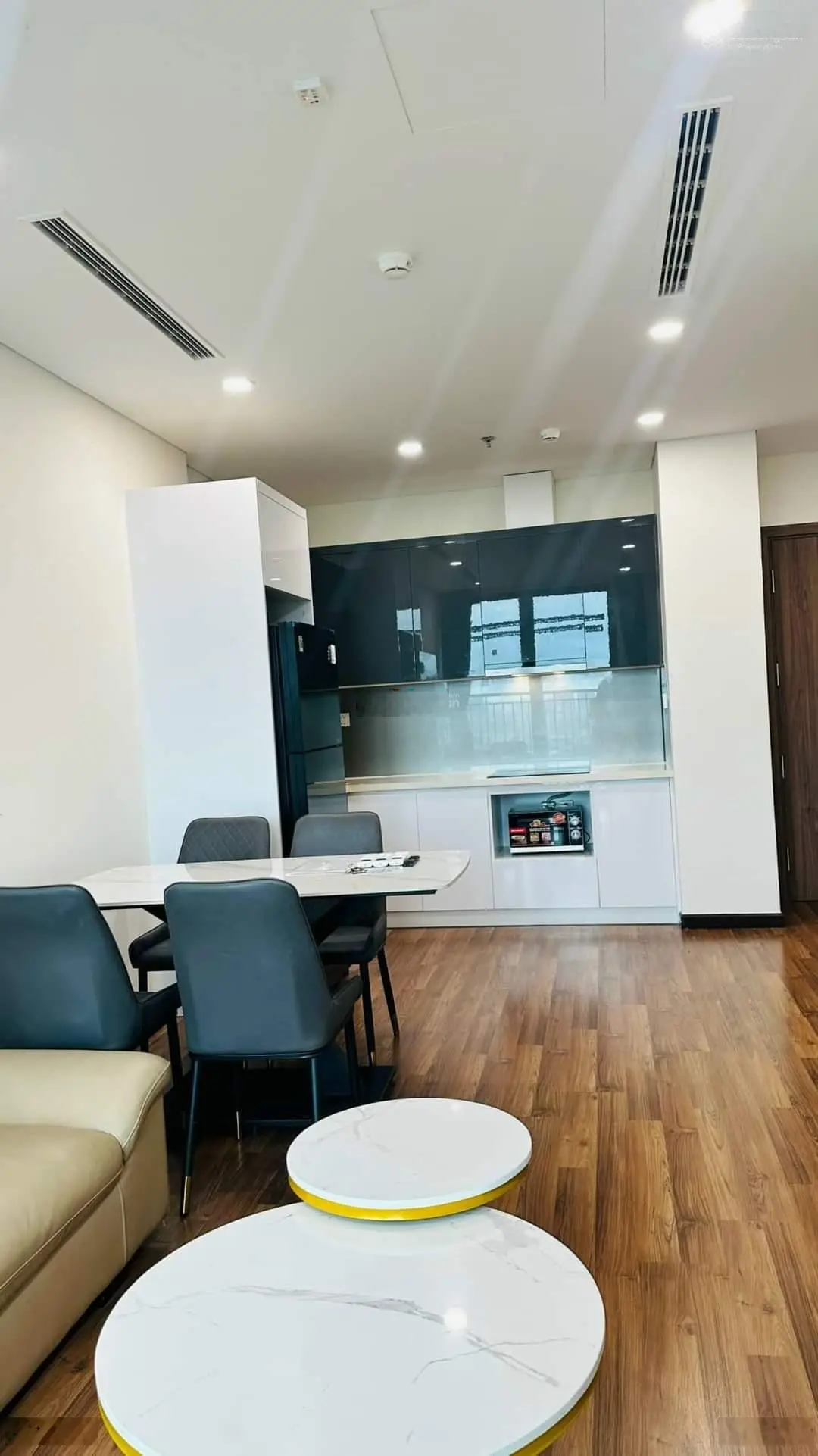 Hiếm có tìm, chỉ 5,6 tỷ sở hữu ngay căn hộ cao cấp 76m2-2 ngủ hot nhất khu vực Cầu Giấy, Xuân Thủy