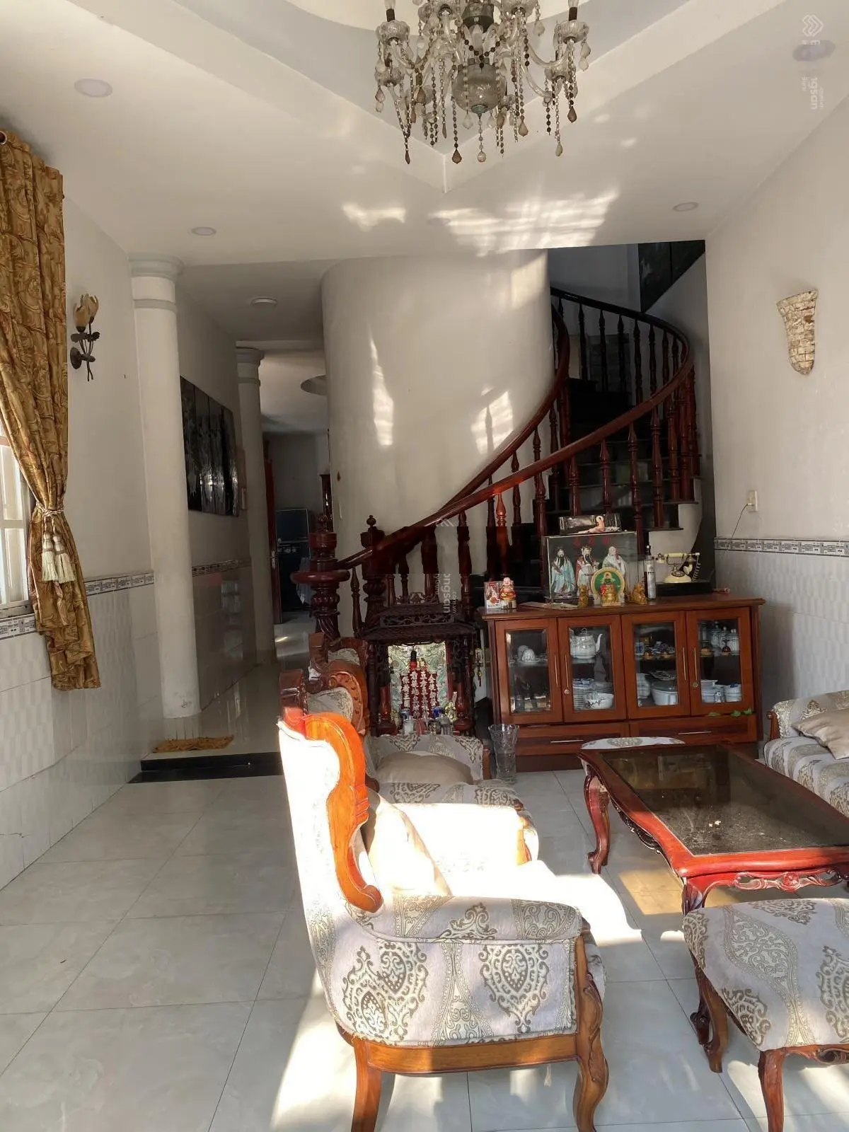 Bán căn góc biệt thự 2 mặt tiền đường. Tường riêng