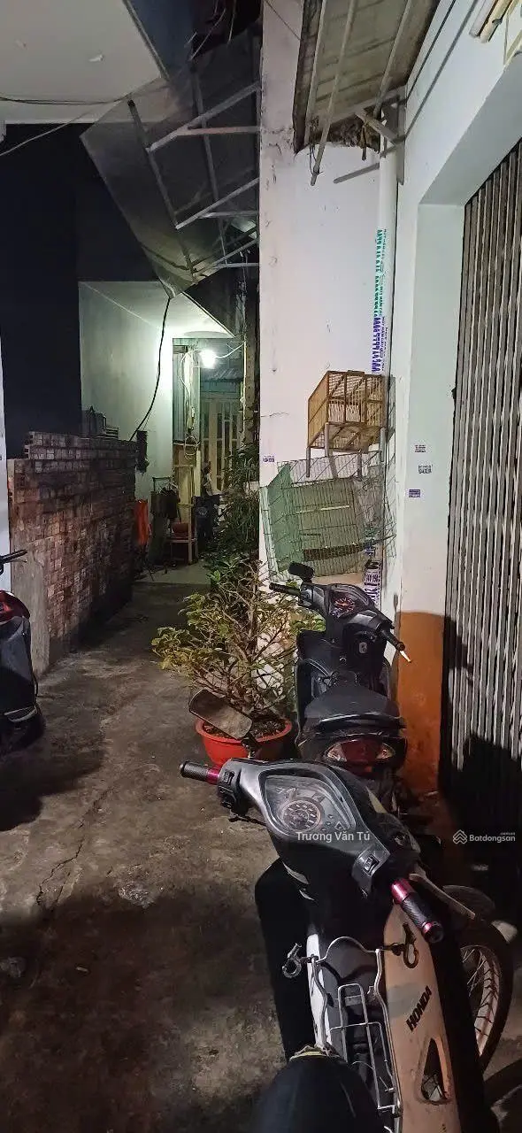 Kẹt tiền,,cần bán gấp nhà 2 mặt hẻm xh thông, 65.2m2, 4x16, đ.trường chinh, q.12. giá: 4.7 tỷ(tl