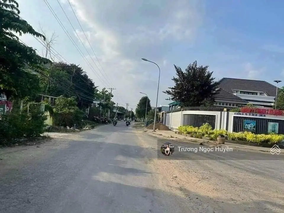 Kẹt tiền bán đất Đ. Hương Lộ 2, gần THCS Kế Sách, Sóc Trăng 120m2 giá 550triệu. Sổ hồng riêng