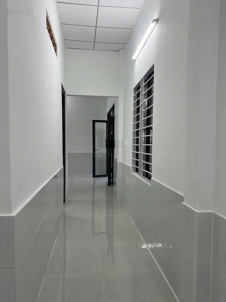 Hạ giá gấp, chính chủ bán nhà góc 2 MT đường 102 - Lã Xuân Oai - phường Tăng Nhơn Phú A Quận 9