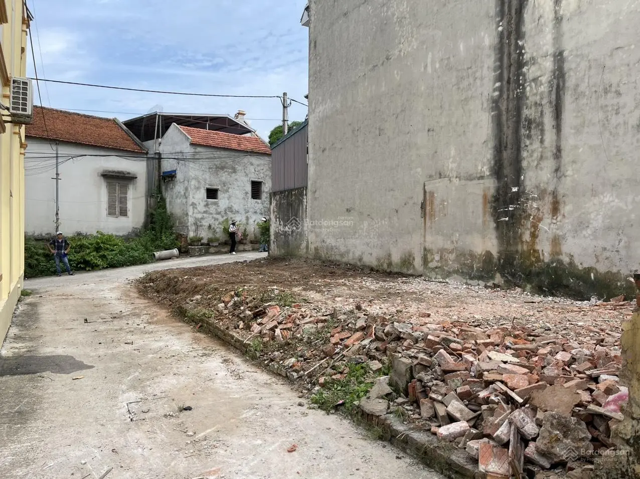 Bán lô đất căn góc, nhà 2 mặt tiền - đường ô tô đi thoải mái - full thổ cư chỉ còn 3 tỷ