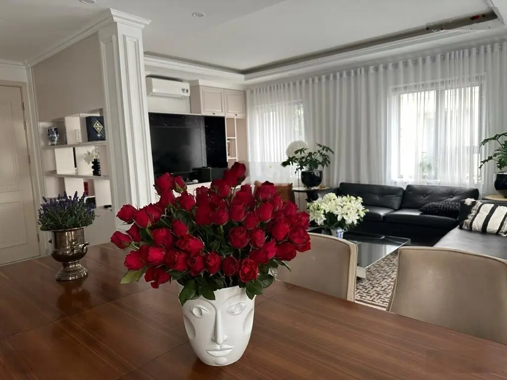 Bán nhà nghỉ Phố Trạm - vỉa hè - thang máy, 86m2, 7 tầng, 18 phòng. Giá: 22,8 tỷ (có TL)