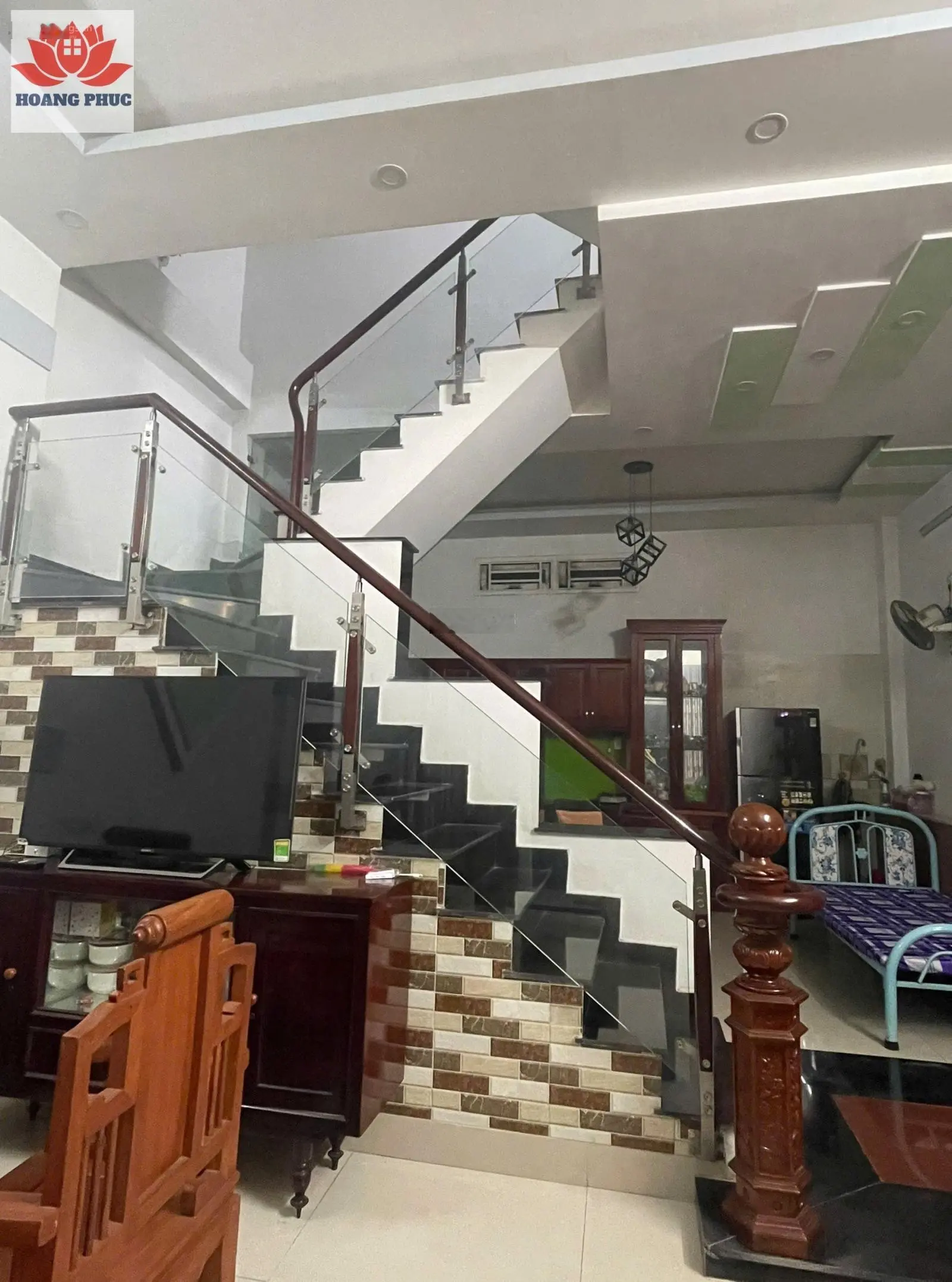 Chủ gấp tiền giảm ngay 100 triệu nhà Quốc Lộ 13 - HXH - 3 lầu - hoàn công