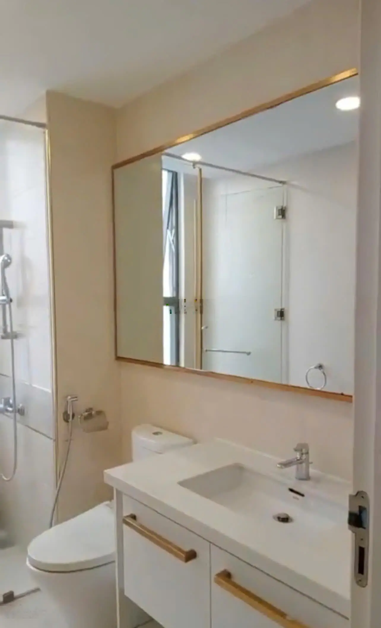 Bán Căn hộ Kingston Residence, 3PN , 2WC ,120m2 , Nội Thất , Giá 9 Tỷ 2 , bao hết , LH : 0908 435 ***