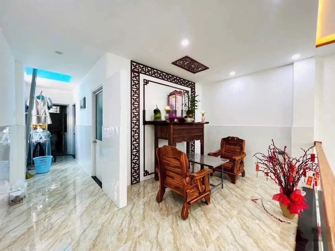 Bán nhà 63m2 vuông vức kiệt Nguyễn Công Hoan, cách kiệt ô tô 10m ngay bến xe
