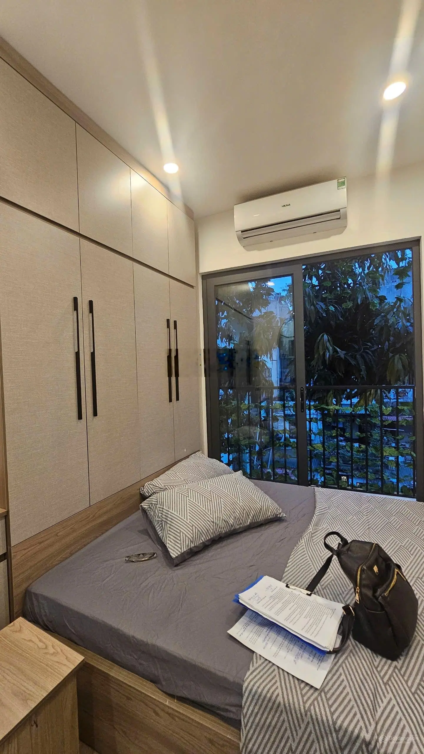 Nhà đẹp phân lô hai mặt tiền phố Phạm Văn Đồng, 15m ra phố. Ngõ rộng ba gác.