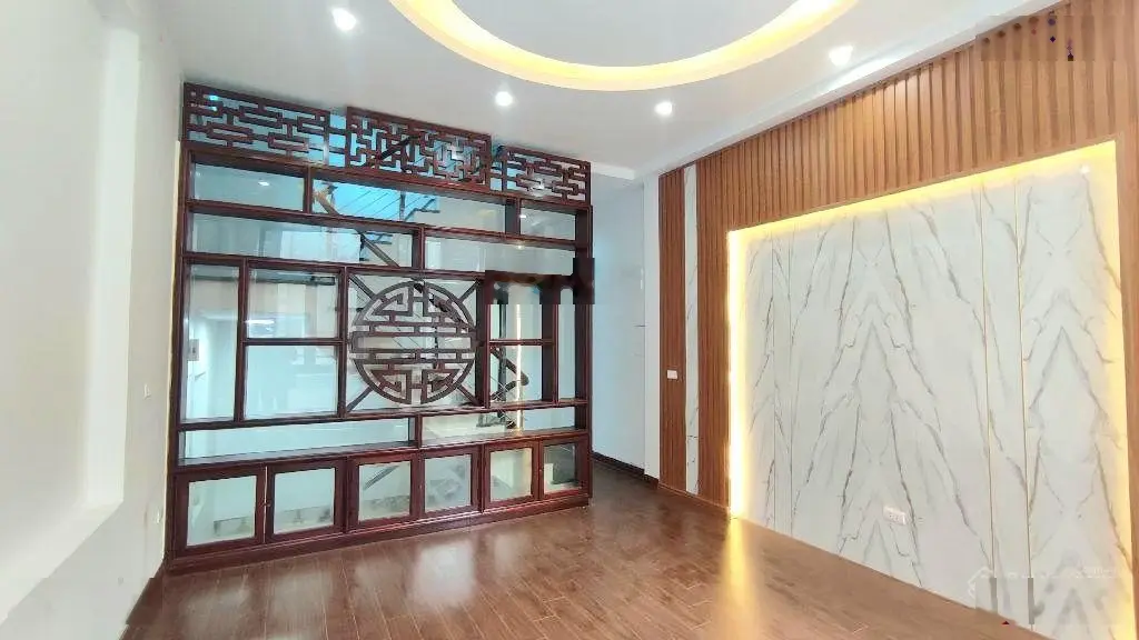 Bán gấp nhà 5 tầng 58m2 sát phố, ngõ thông. Gần khu đô thị Geleximco và trường liên cấp quốc tế