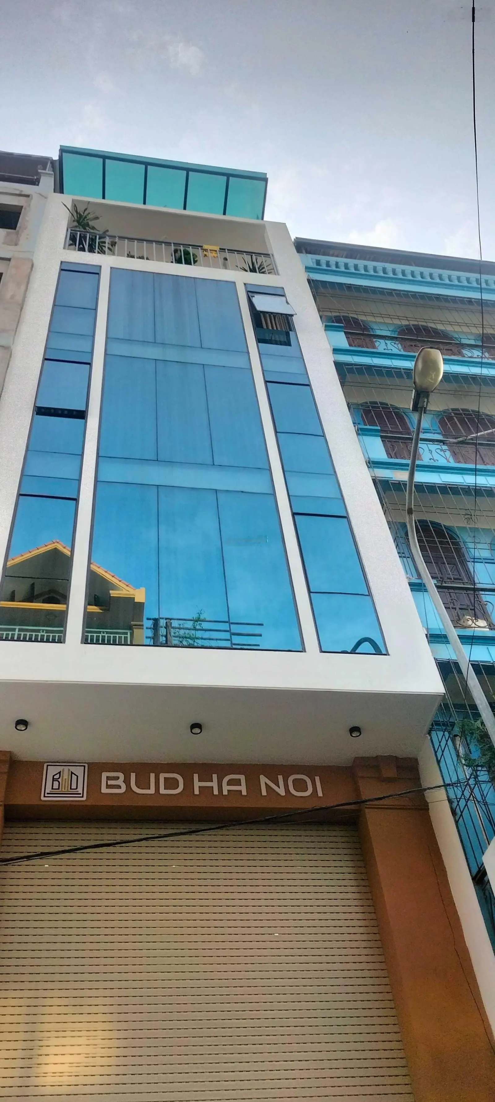 Siêu kinh doanh Văn Quán Hà Đông 90m2 5 tầng giá trên 10 tỷ, thang máy, vỉa hè, ô tô tránh