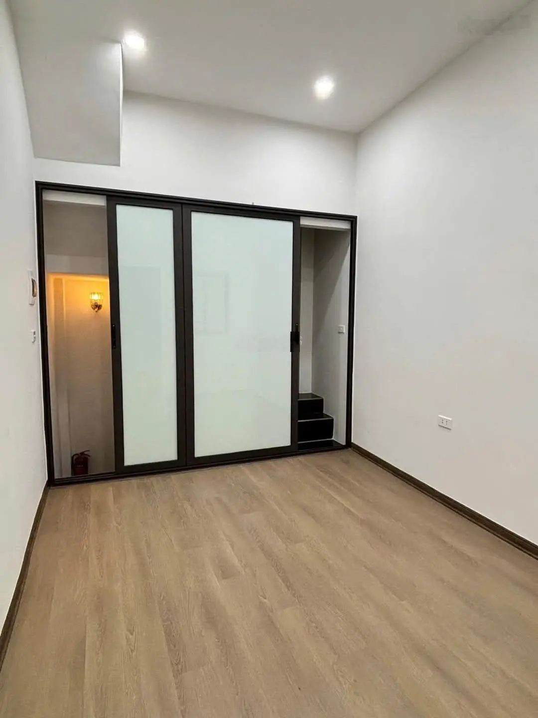 Hót hàng hiếm có khó tìm bán nhà xã đàn 1 nhà ra phố ôtô đỗ cửa nhà có vị trí cực đẹp cacfe cạnh