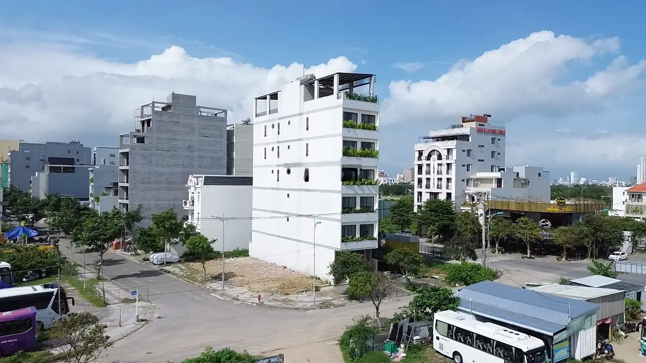 Bán toà căn hộ ven Sông Hàn, nằm ngay quần thể du lịch DaNang Downtown. Doanh thu 100triệu/ tháng
