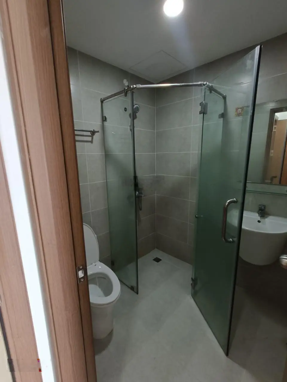 NGỘP BANK, Cần bán gấp căn 3PN2WC- Bcons Garden. 69m2. Giá 1ty850 trọn thuế phí, tặng full nội thất