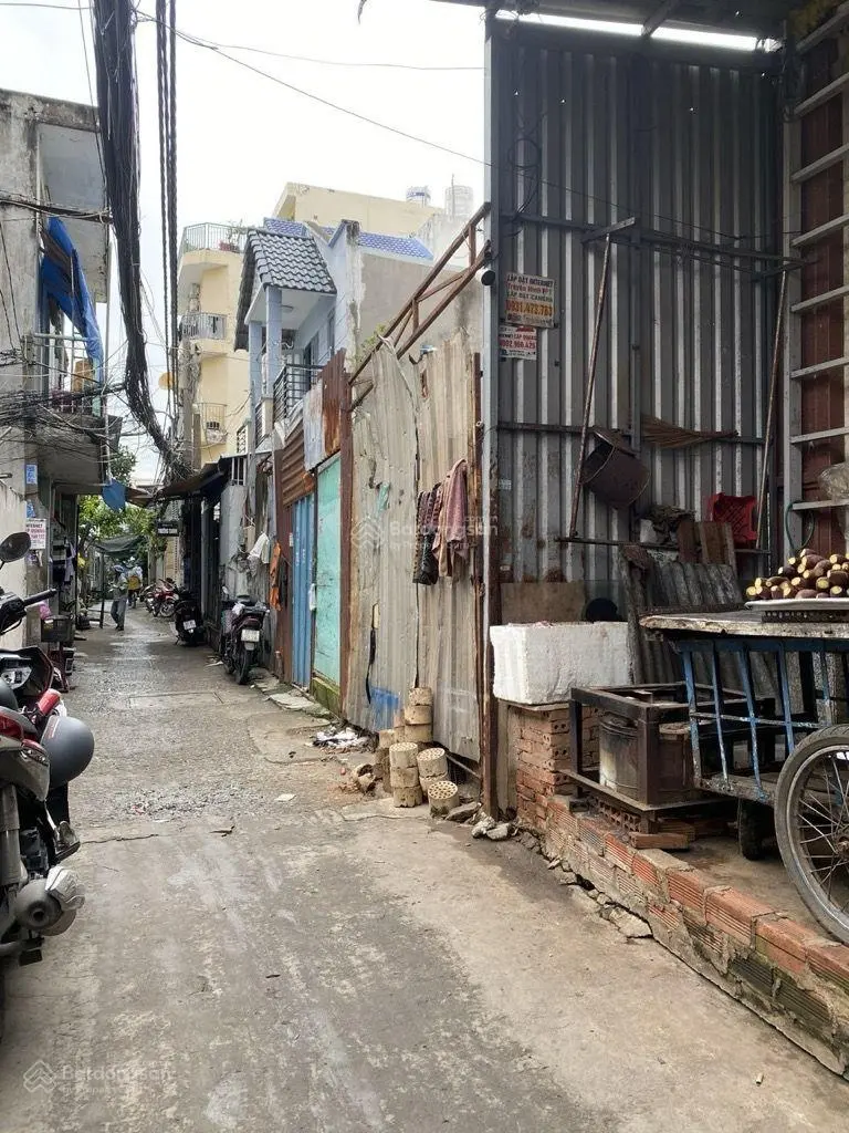 Nhà nát ngang 5*27m, ngay KDC Hoàn Cầu, p. Tân Thuận Tây, Quận 7, chỉ hơn 8 tỷ tt