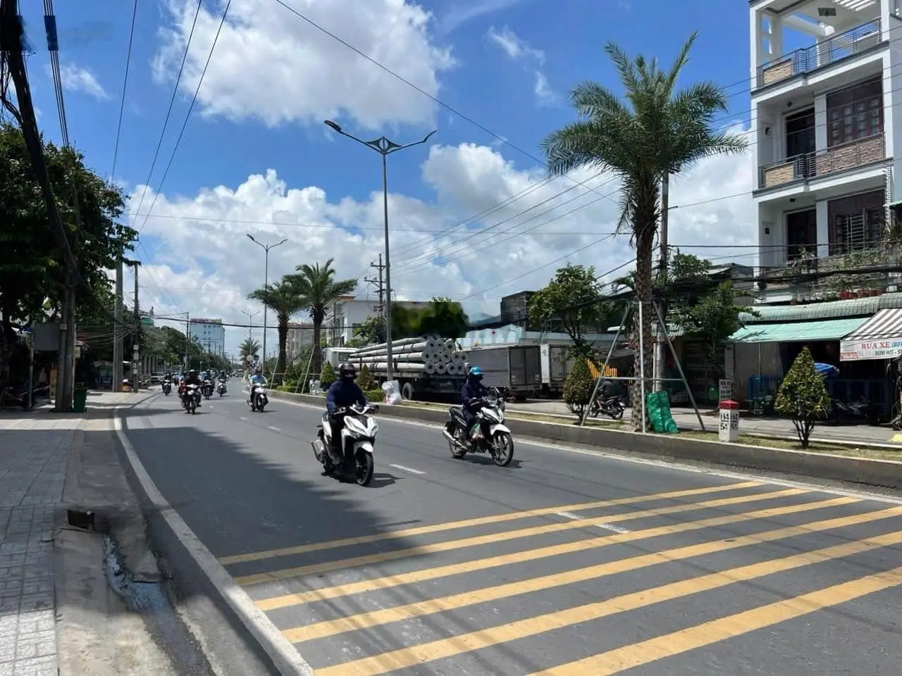 Chính chủ gửi bán gấp lô đất 590m2 (thổ + vườn) tại Thầy Cai, Bến Tre, cách chợ đầu mối 500m/SHR