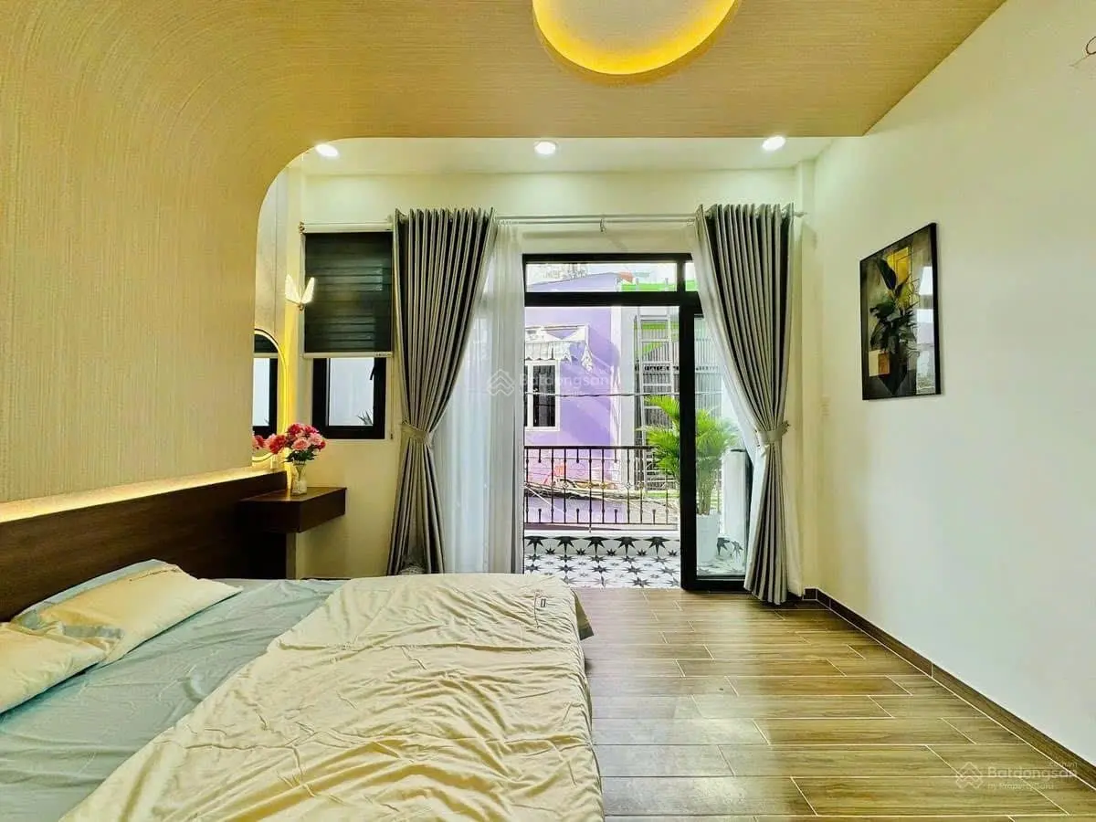 Hiếm! Bán nhanh căn nhà - Trần Quốc Thảo chỉ 3tỷ890/48m2. Cho thuê 15 tr/tháng, sổ riêng