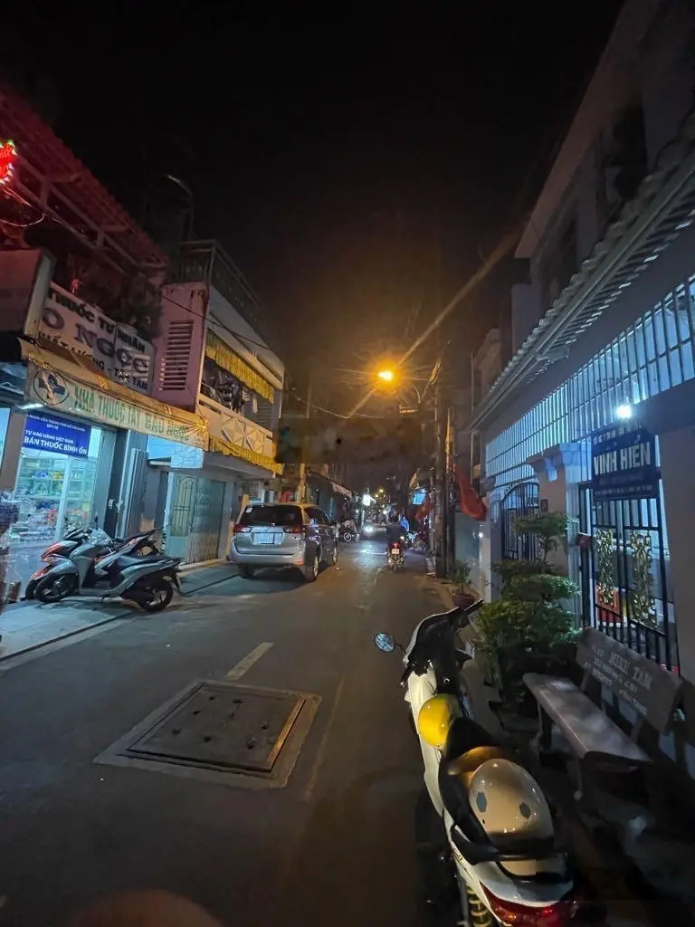Mặt tiền hiếm cạnh Bến Xe Miền Tây thông Lý Chiêu Hoàng - DTSD gần 100m2 (3,8x26m) - nhà cấp 4 mới
