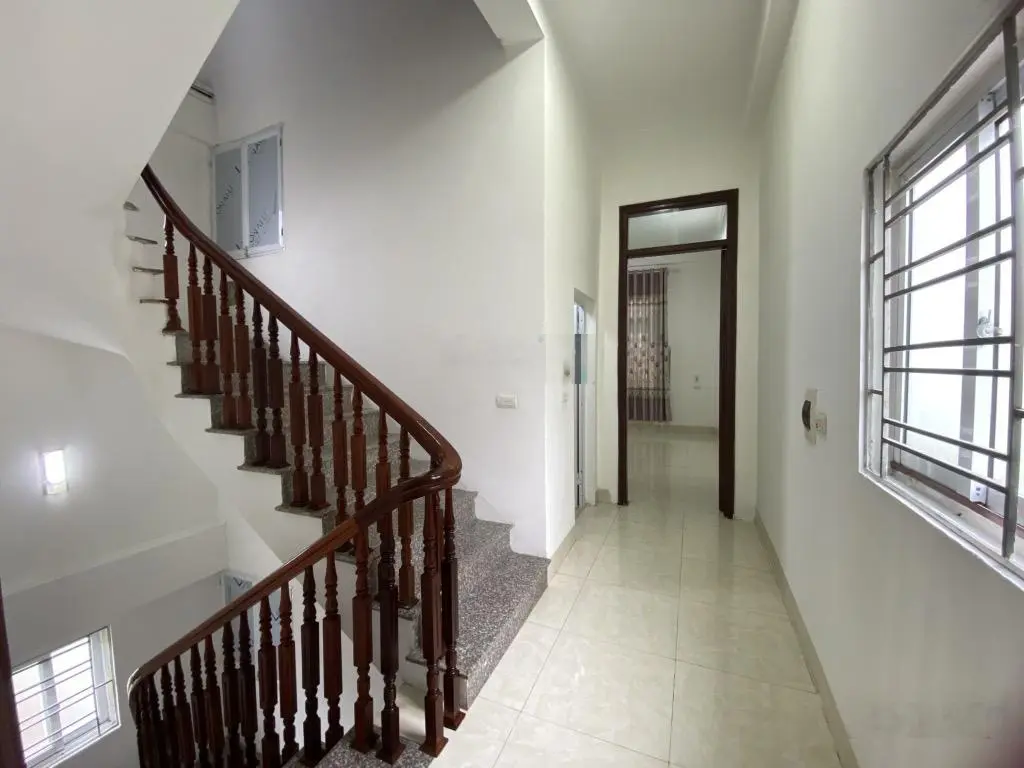 Chính chủ cần bán nhà ngõ 210 Lê Trọng Tấn. 58m2, 4 tầng, mặt tiền 5m, cho thuê 45 triệu/tháng