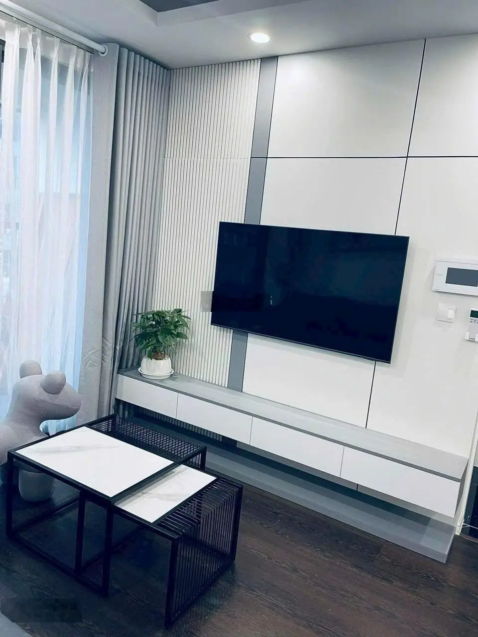 Sở hữu vị trí đẹp tại 423 Minh Khai, Imperia Sky Garden có pháp lý rõ ràng, tiện ích đầy đủ