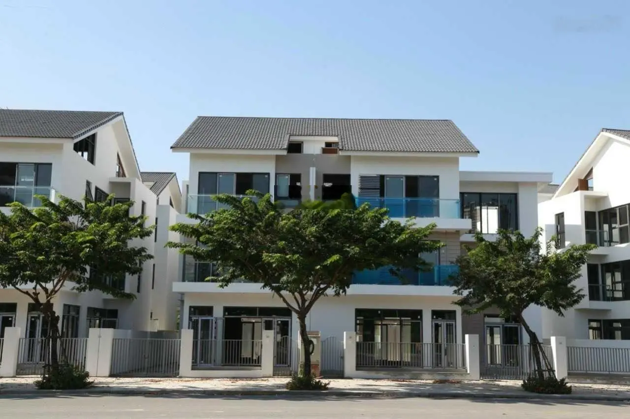 Gia đình cần bán biệt thự Dương Nội, LH 0989 134 ***
