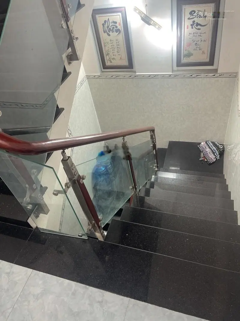 Bán gấp nhà Lê Hồng Phong, Quận 10 - 92m2 (6 x 16) - xây tâm huyết 4 tầng - chỉ 12.5 tỷ (còn bớt)