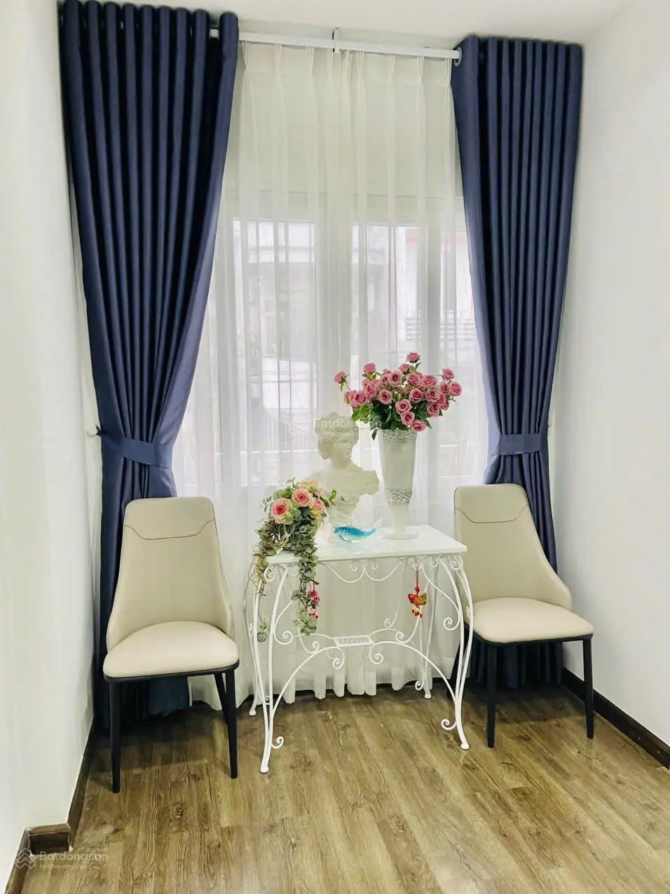 Nhà mặt tiền đường Nguyễn Hữu Huân - Phước Tiến, 135,1m2 ngang 6,1 có gara ô tô có 4pn giá 18,2 tỷ.