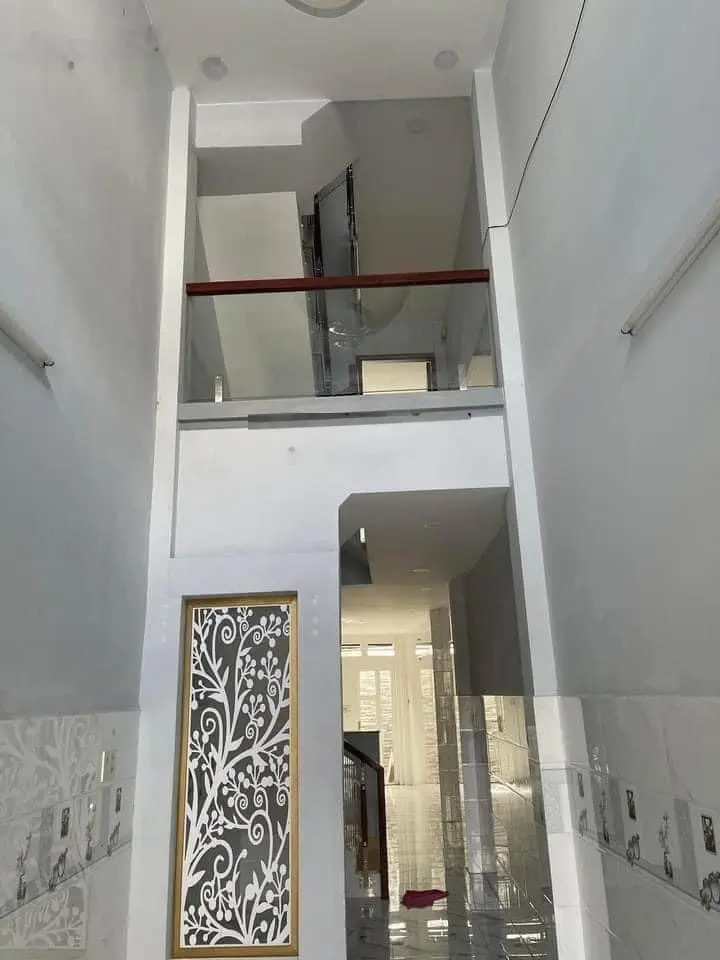 Chủ cần vốn bán gấp nhà hẻm 4m , 40m2 , Giá : 2tỷ640 , Vĩnh Hội , P4 , Q4 . Sổ Riêng