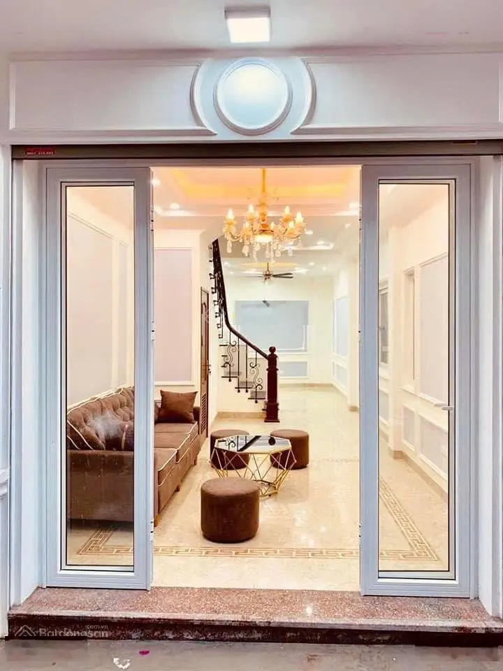 Bán nhà 45m2 phố Đàm Quang Trung Cổ Linh ô tô đỗ