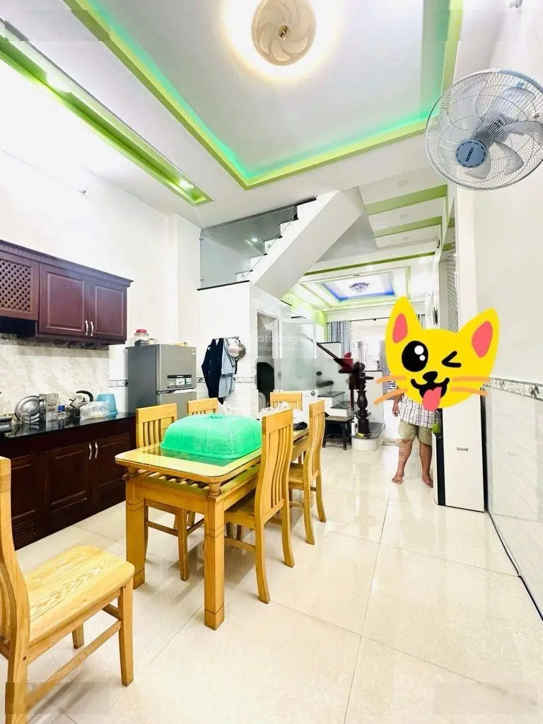 Bán nhà mới 4 tầng mới, đường 6 mét. Diện tích : ngan 4 mét - dài 18 mét. Giá 7 tỷ 500 thương lượn.