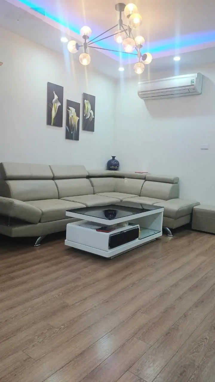 Chủ nhà gửi bán căn hộ 2PN, DT; 75m2, ban công ĐN. Center Point, giá; 4.850 tỷ, LH 0966 120 ***