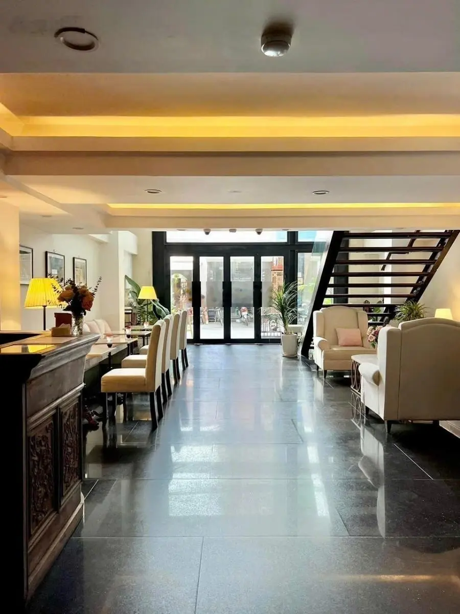 Bán tòa nhà 15 tầng mặt phố Trúc Bạch, Ba Đình, 235m2, MT 7.2m, vị trí vàng, giá đầu tư chỉ 265 tỷ.