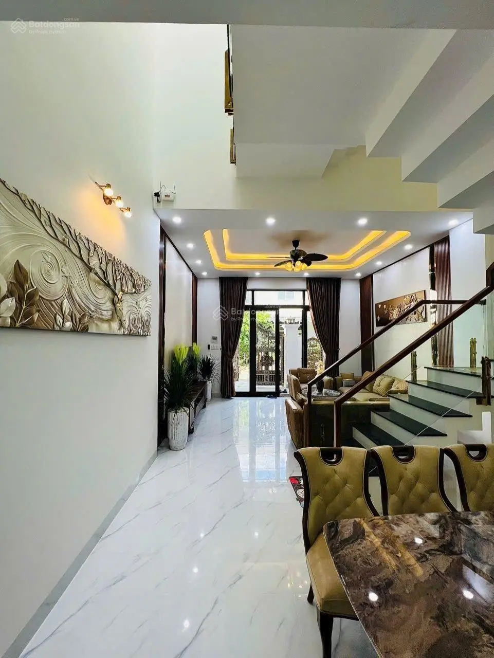 Siêu phẩm 3 mê biệt thự tân cổ điển mới 100% MT Lê Văn Sỹ gần biển Đà Nẵng giá rẻ