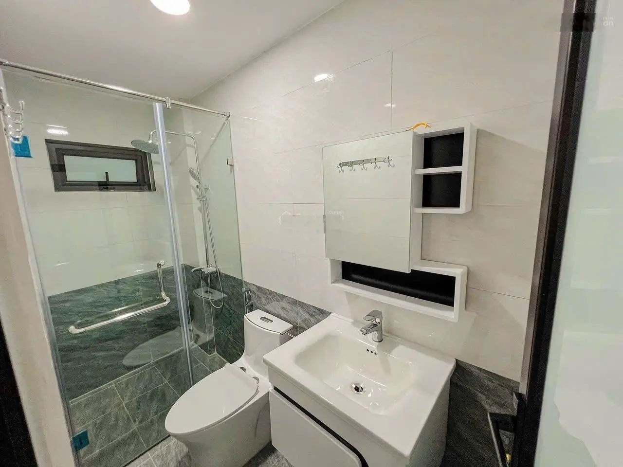 Hà đông ô tô đỗ cửa - sát phố - nhà đẹp - ở ngay - - dt 35 m -4 tầng -mt 3.5 - giá :7.2 tỷ