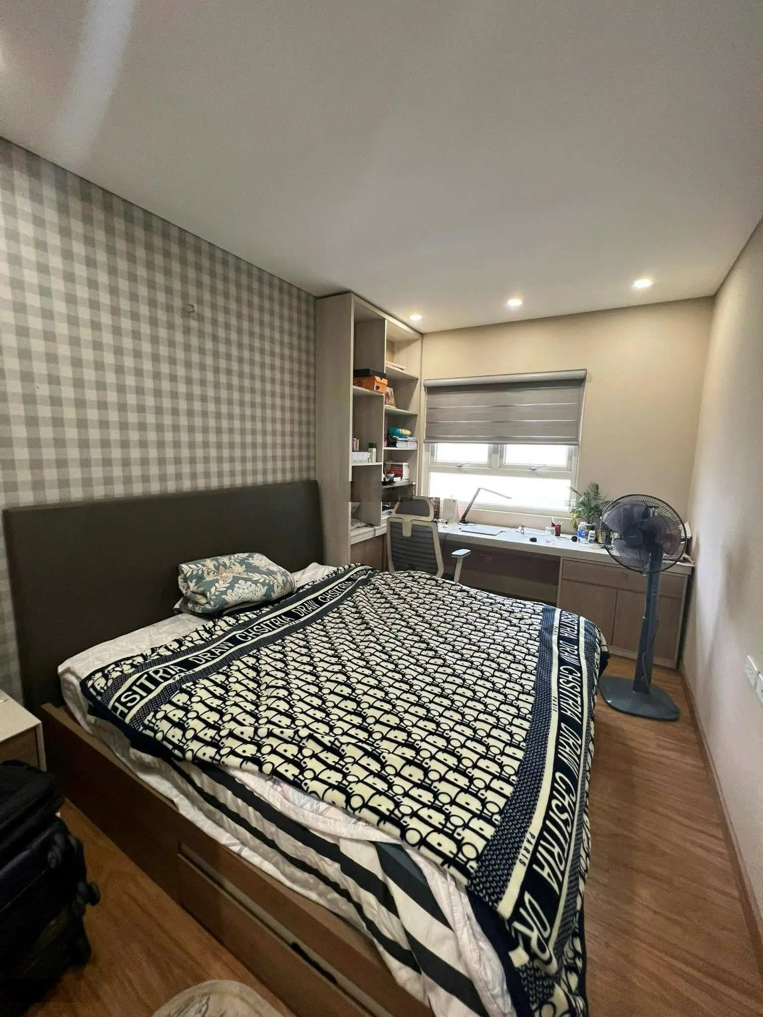 Bán rẻ CH dự án Times Tower Lê Văn Lương 130m2 3N2W, full nội thất đẹp, sổ đỏ cầm tay. Giá chỉ 8tỷ