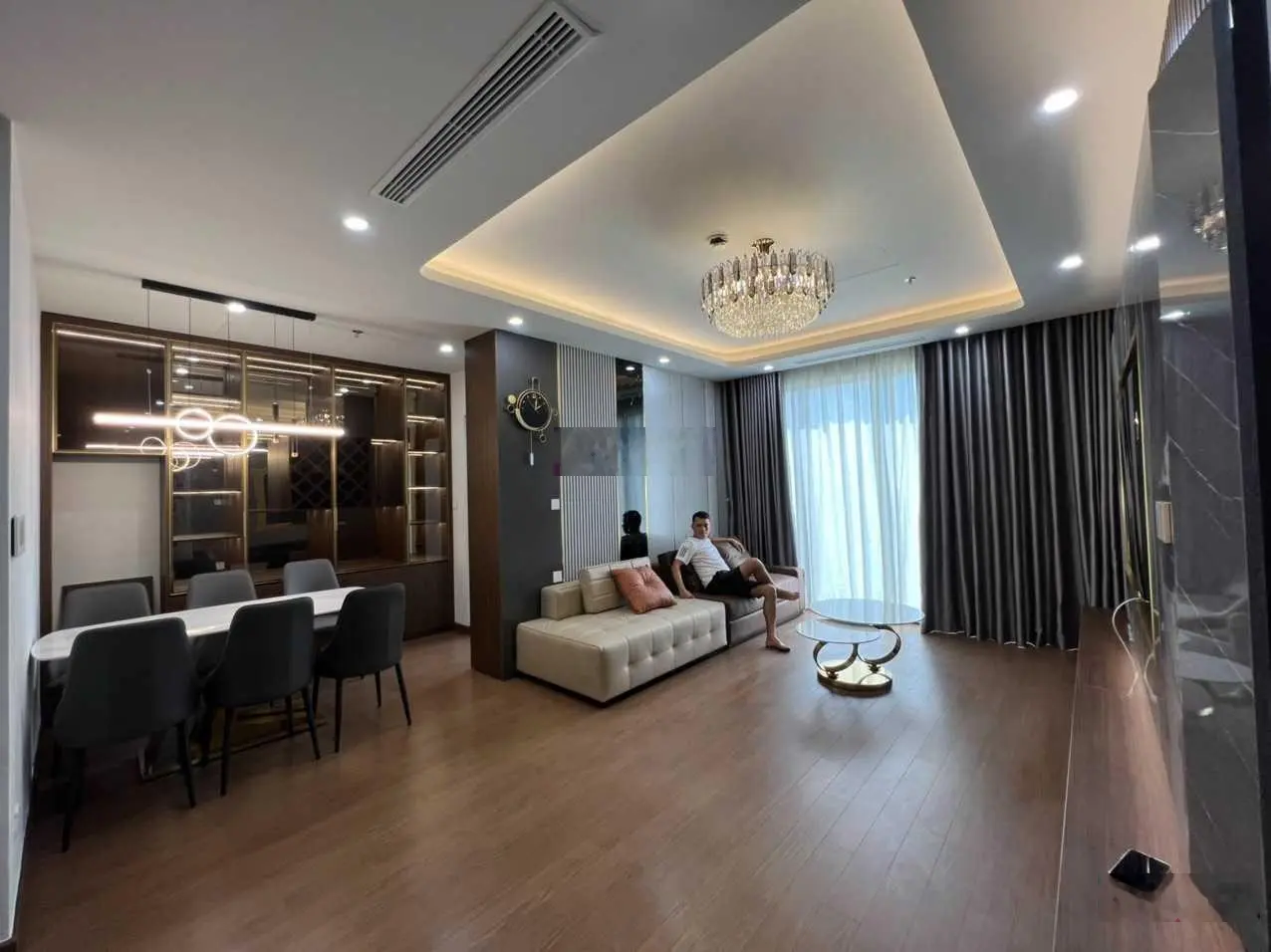 Cần bán gấp căn hộ tại The Park Home số 1 Thành Thái, DT 80m2 2PN - 2VS giá bán 6 tỷ
