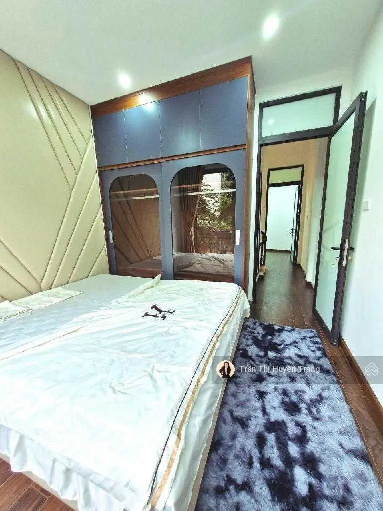 Bán nhà đẹp 40m2 Cầu Giấy, 4 tầng 4 ngủ, ngõ thông, ô tô đỗ cửa, 8 tỷ 100