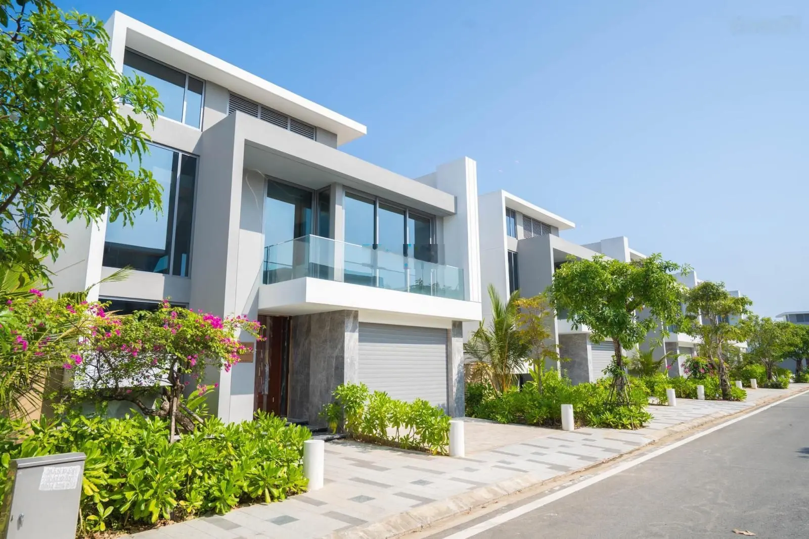 Cắt lỗ sâu biệt thự biển, 360m2, giá 13,8 tỷ giao thô, LH 0844 007 ***