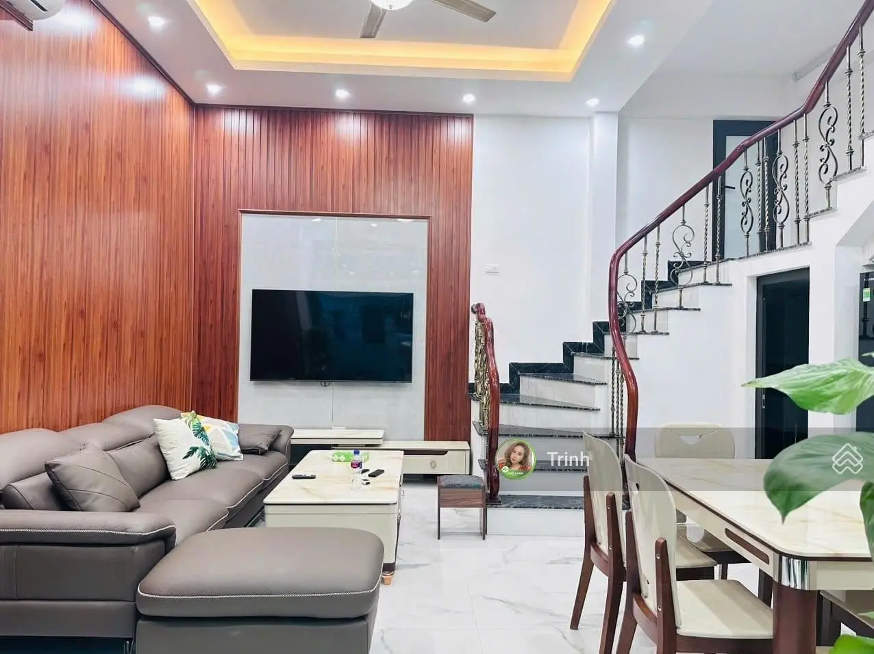 Phố giáp bát sầm uất , tiện ích vô cùng , mt khủng 6m với diện tích 38m , quận hoàng mai ,hà nội !