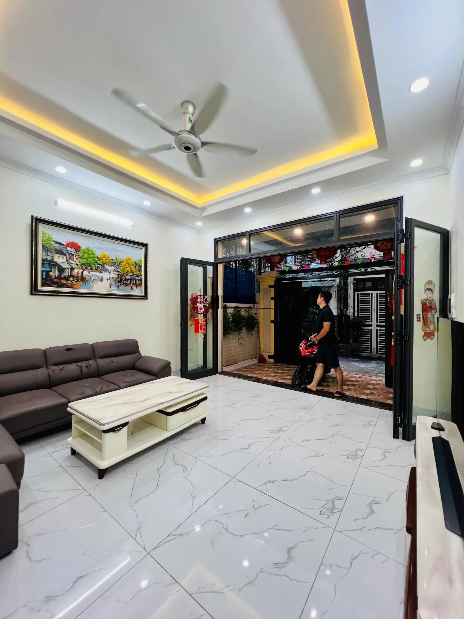 Bán nhà Hoàng Như Tiếp, Long Biên 80m2 x 5 tầng, mặt tiền 4.55m, NHÀ MỚI ĐẸP, THANG MÁY NHẬP NGOẠI!