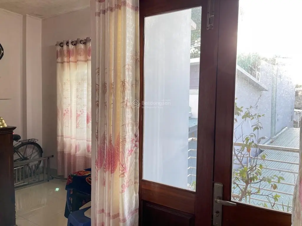 Ngay Đại Học Duy Tân - Phan Thanh - 3 Tầng - Đường thông, thoáng - 3.9 Tỷ