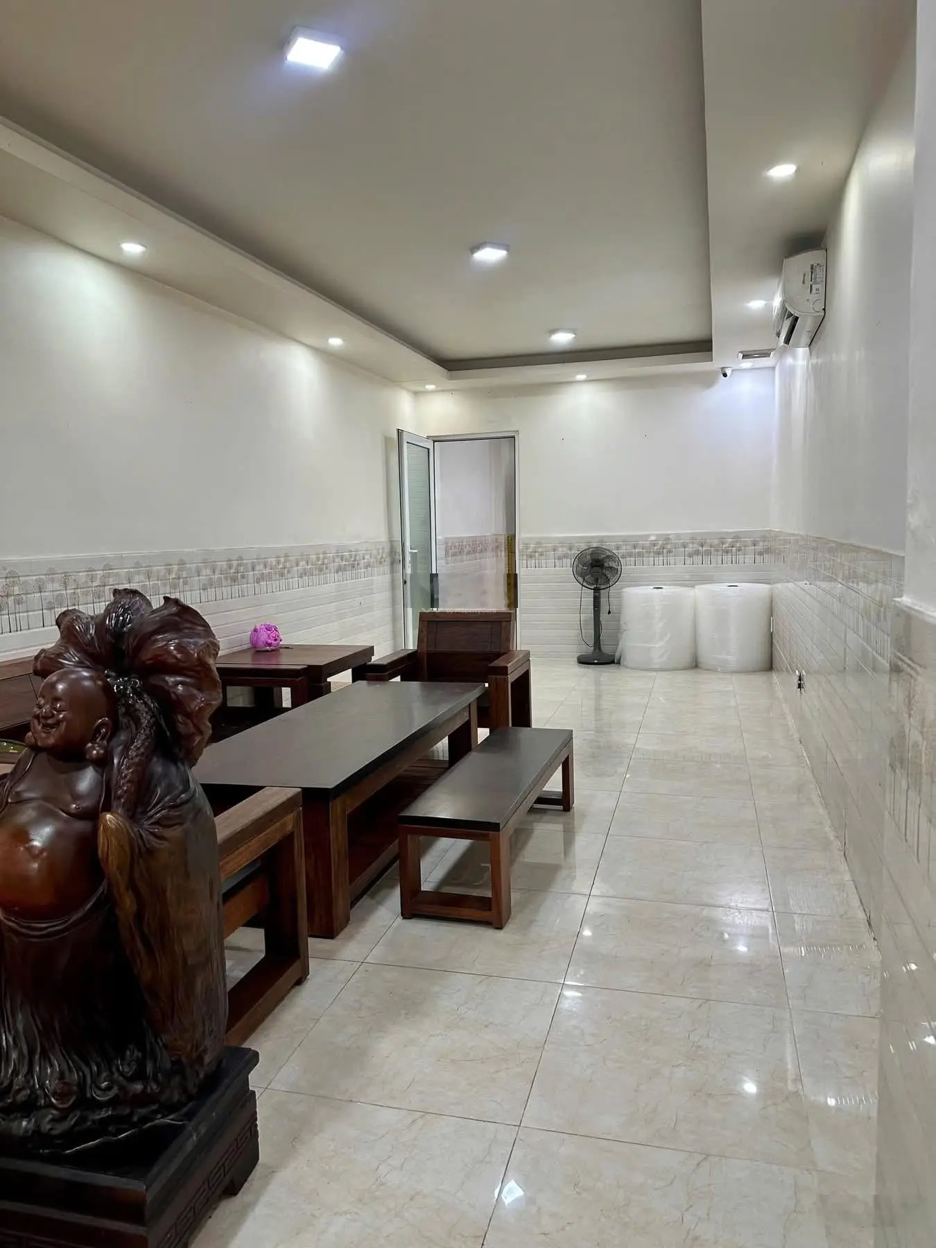 Bán nhà mặt tiền Nguyễn Hữu Huân 2 tầng