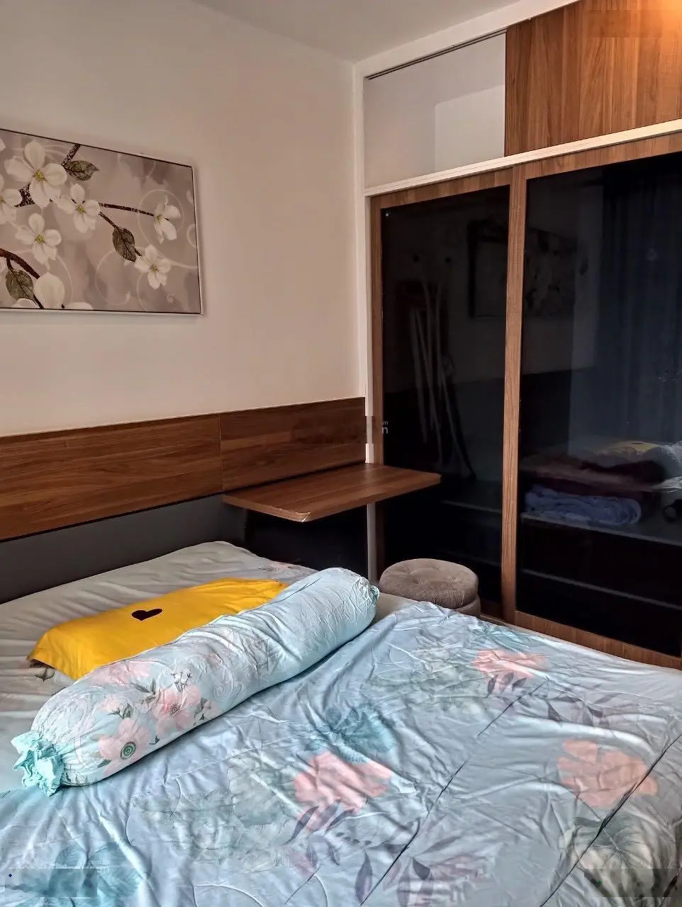 Cần bán căn hộ Saigon Royal 2PN quận 4 giá tốt. LH: 0909 024 ***