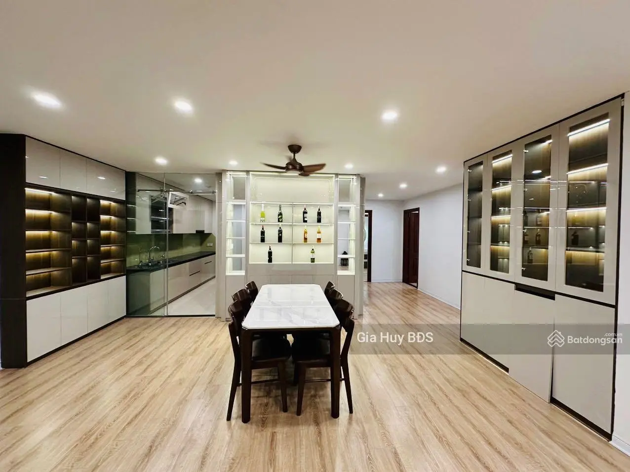 Bán căn góc hoa hậu 158m2, 3 phòng ngủ, tầng trung tại Mandarin Hoàng Minh Giám