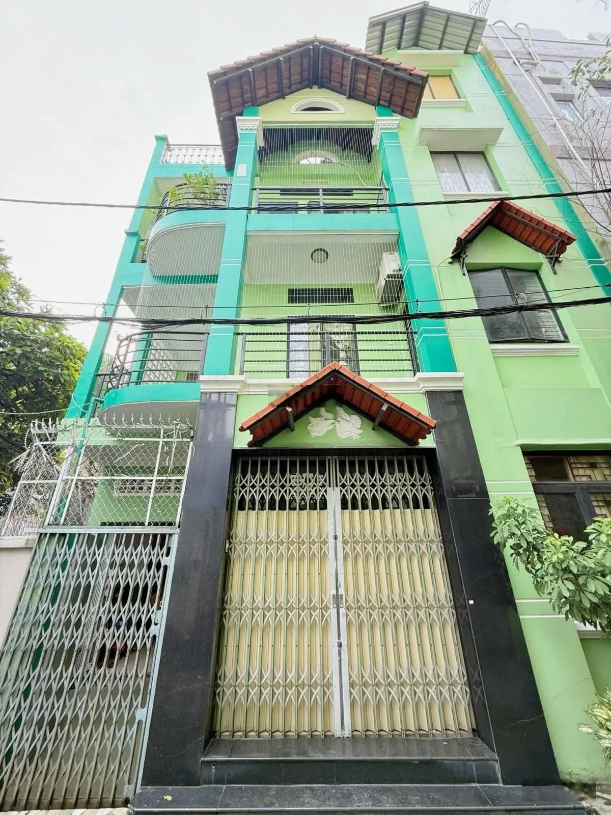 Hoàng Hoa Thám Bình Thạnh 4 tầng BTCT - HXH 1 căn ra mặt tiền - 92m2 ngang 9m 6PN chỉ 15,x tỷ