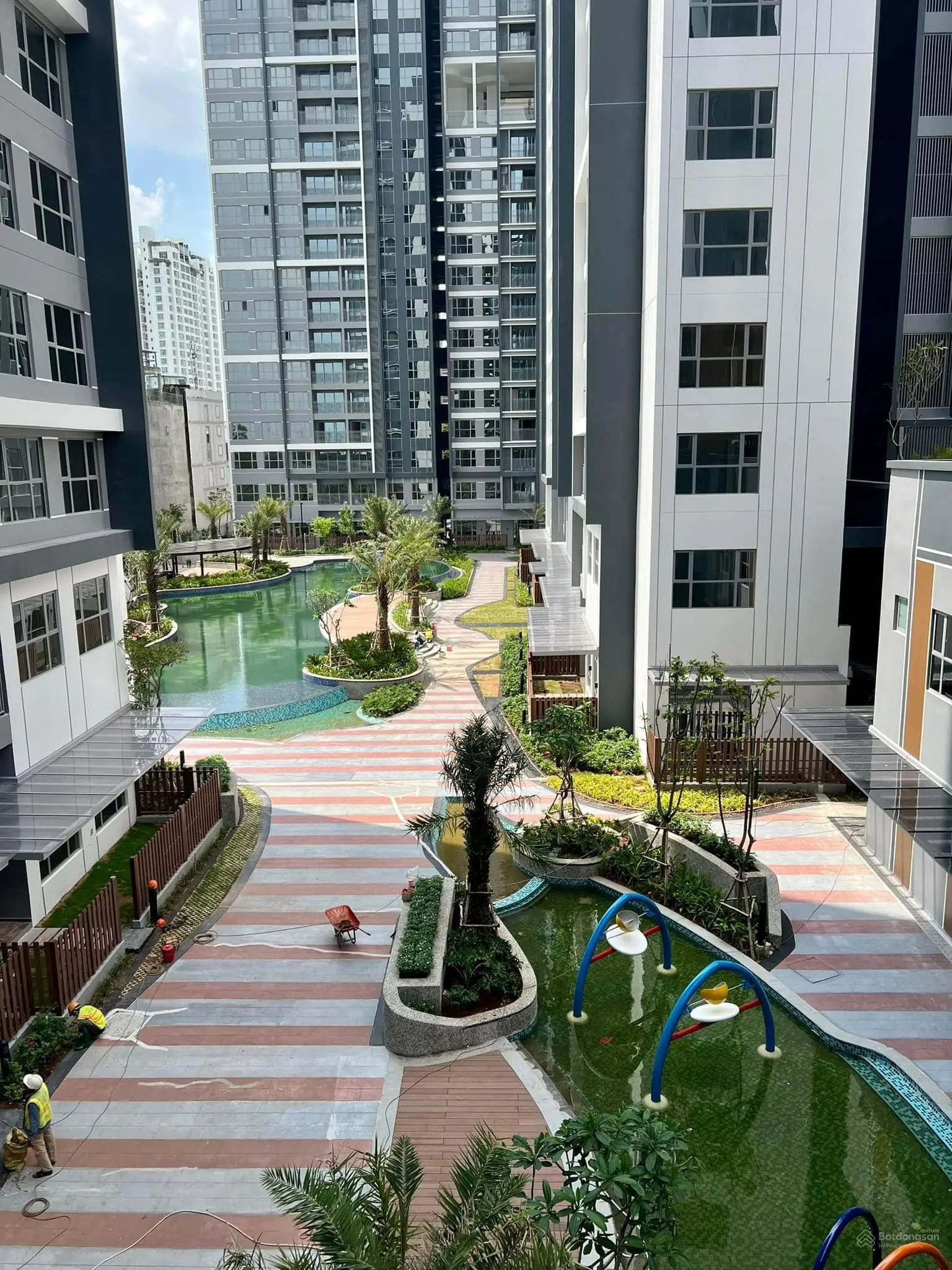 Celesta Rise - Hot Căn 2PN 80m2 view hồ bơi giá 4,160 tỷ. Rổ hàng chuyển nhượng 70 căn.