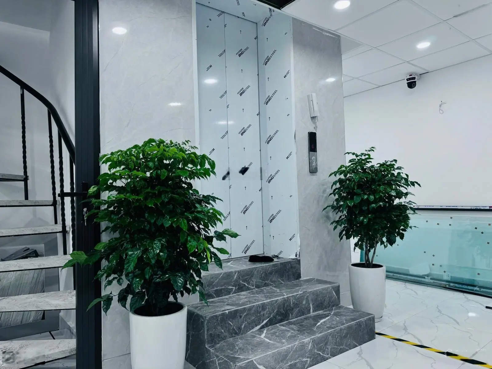 Chính chủ bán chung cư mini phố Thịnh Liệt (cạnh MediaMart), 80m2x7T mới tinh, 20 phòng giá 17.6 tỷ