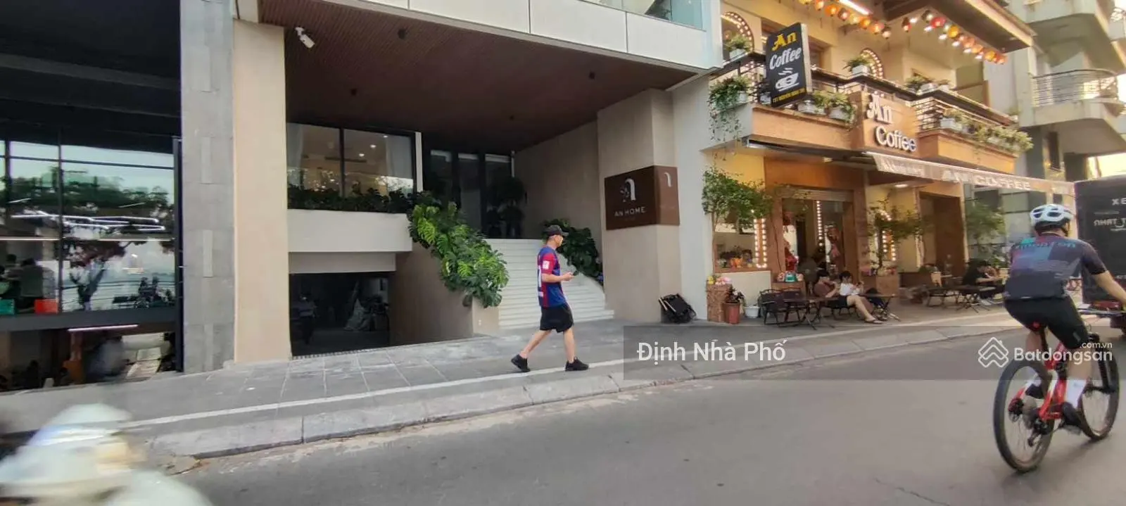 Bán tòa 7T MP Nguyễn Đình Thi, ôm trọn view Hồ Tây 128m2 MT 8.7m - vị trí đắc địa cho thuê 330tr/th